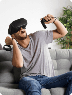 Expérience de jeu VR - Des joueurs profitent de jeux en réalité virtuelle